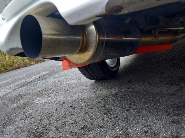 ランサー ＲＳエボリューションＶＩ　エアコン付　ダッシュ貫通９点式ロールゲージ　別タン式サスペンション　Ｆ・Ｃ・Ｒ機械式ＬＳＤ　ボディ補強　レカロ両脚　アドバンアルミホイル　新品シバタイヤ　吸排気チューン　フルガード　ナビ　ＥＴＣ（28枚目）