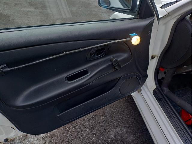 ランサー ＲＳエボリューションＶＩ　エアコン付　ダッシュ貫通９点式ロールゲージ　別タン式サスペンション　Ｆ・Ｃ・Ｒ機械式ＬＳＤ　ボディ補強　レカロ両脚　アドバンアルミホイル　新品シバタイヤ　吸排気チューン　フルガード　ナビ　ＥＴＣ（30枚目）