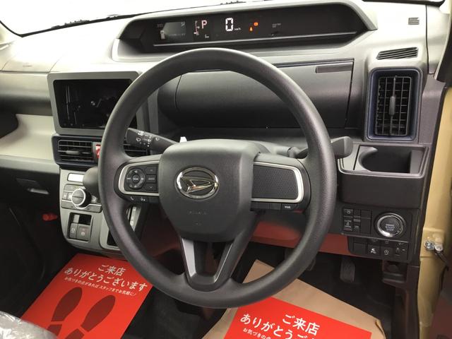 タント Ｘ　【届出済未使用車】マット・バイザーなし　オーディオレス　両側スライド・片側電動　クリアランスソナー　衝突被害軽減システム　オートライト　スマートキー　アイドリングストップ　電動格納ミラー　シートヒータ（6枚目）