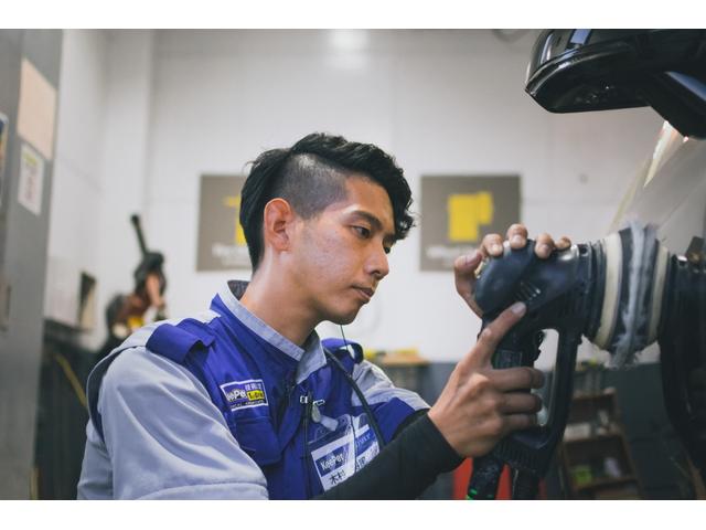 お客様からご依頼頂いたオプション（カーナビ等）の取付作業を行います。