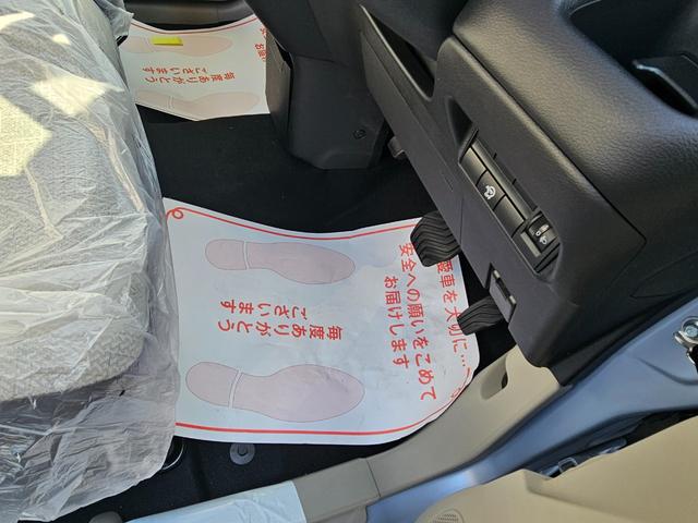 ｅＫワゴン Ｍ　バックカメラ　クリアランスソナー　レーンアシスト　衝突被害軽減システム　キーレスエントリー　アイドリングストップ　電動格納ミラー　シートヒーター　ベンチシート　ＣＶＴ　盗難防止システム　ＡＢＳ　ＥＳＣ（14枚目）