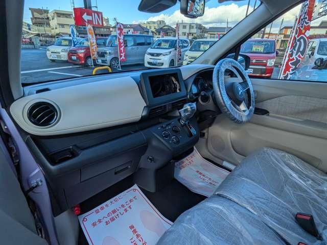 ｅＫワゴン Ｍ　バックカメラ　クリアランスソナー　レーンアシスト　衝突被害軽減システム　キーレスエントリー　アイドリングストップ　電動格納ミラー　シートヒーター　ベンチシート　ＣＶＴ　盗難防止システム　ＡＢＳ　ＥＳＣ（10枚目）