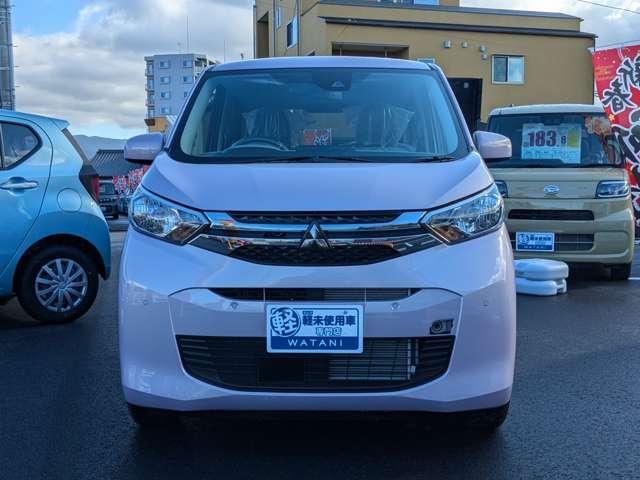 ｅＫワゴン Ｍ　バックカメラ　クリアランスソナー　レーンアシスト　衝突被害軽減システム　キーレスエントリー　アイドリングストップ　電動格納ミラー　シートヒーター　ベンチシート　ＣＶＴ　盗難防止システム　ＡＢＳ　ＥＳＣ（12枚目）