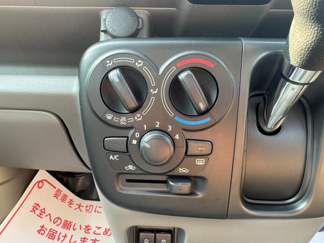 エブリイ ＰＡリミテッド　ＣＶＴ　衝突被害軽減システム　クリアランスソナー　両側スライドドア　キーレスエントリー　アイドリングストップ　盗難防止システム　ＡＢＳ　ＥＳＣ　エアコン　パワーステアリング　パワーウィンドウ（23枚目）