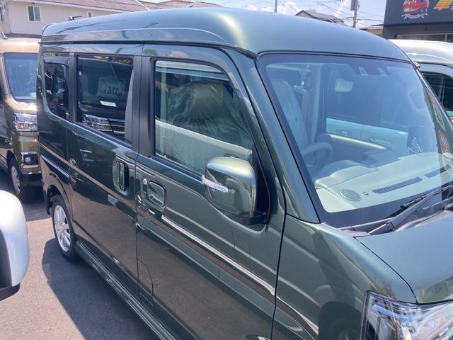 エブリイワゴン PZターボ 両側スライド・片側電動 クリアランスソナー レーンアシスト 衝突被害軽減システム LEDヘッドランプ スマートキー アイドリングストップ シートヒーター ベンチシート CVT 盗難防止システム ABS(4枚目)