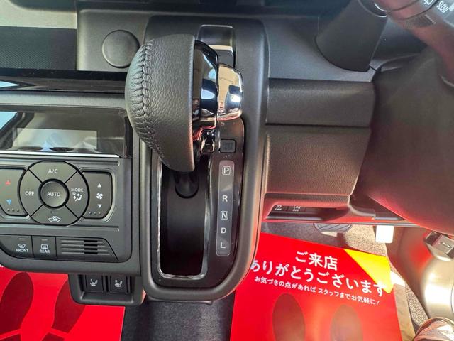 スペーシアカスタム 　両側電動スライドドア　オートクルーズコントロール　オートライト　スマートキー　アイドリングストップ　電動格納ミラー　シートヒーター　ＣＶＴ　アルミホイール　エアコン　パワーステアリング（6枚目）