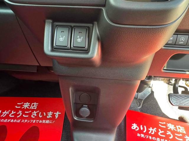スペーシアカスタム 　両側電動スライドドア　オートクルーズコントロール　オートライト　スマートキー　アイドリングストップ　電動格納ミラー　シートヒーター　ＣＶＴ　アルミホイール　エアコン　パワーステアリング（8枚目）