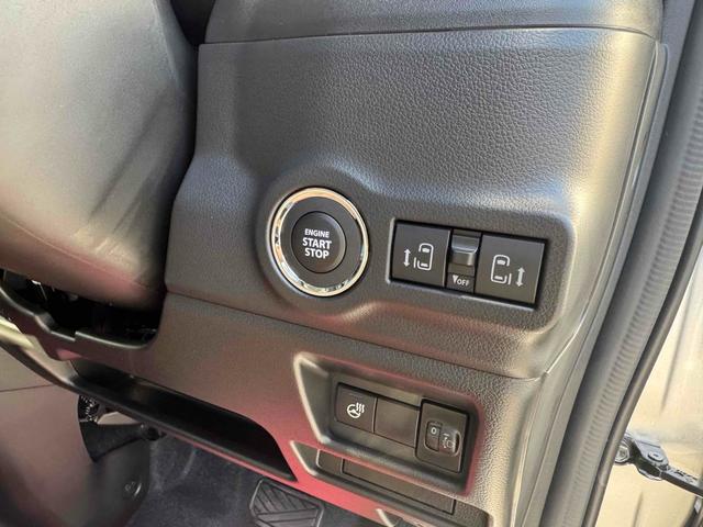 スペーシアカスタム 　両側電動スライドドア　オートクルーズコントロール　オートライト　スマートキー　アイドリングストップ　電動格納ミラー　シートヒーター　ＣＶＴ　アルミホイール　エアコン　パワーステアリング（9枚目）