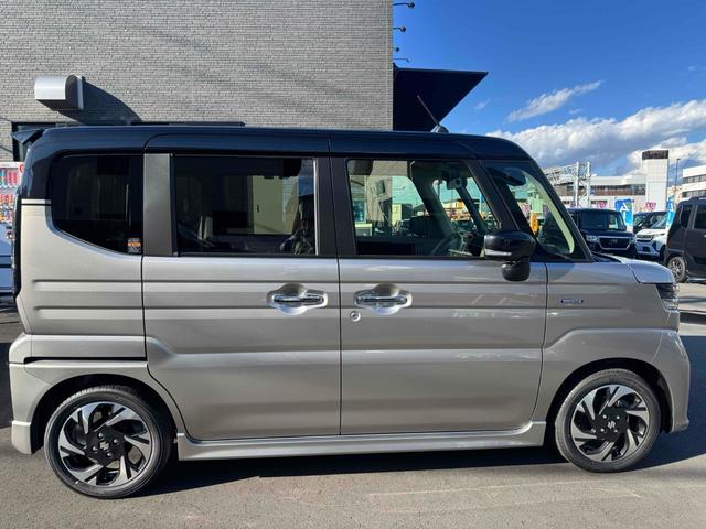 スペーシアカスタム 　両側電動スライドドア　オートクルーズコントロール　オートライト　スマートキー　アイドリングストップ　電動格納ミラー　シートヒーター　ＣＶＴ　アルミホイール　エアコン　パワーステアリング（15枚目）