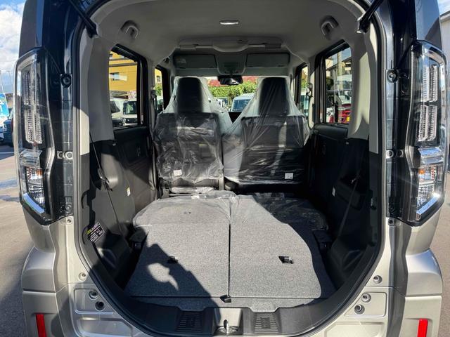 スペーシアカスタム 　両側電動スライドドア　オートクルーズコントロール　オートライト　スマートキー　アイドリングストップ　電動格納ミラー　シートヒーター　ＣＶＴ　アルミホイール　エアコン　パワーステアリング（22枚目）