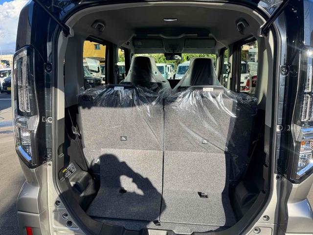 スペーシアカスタム 　両側電動スライドドア　オートクルーズコントロール　オートライト　スマートキー　アイドリングストップ　電動格納ミラー　シートヒーター　ＣＶＴ　アルミホイール　エアコン　パワーステアリング（39枚目）