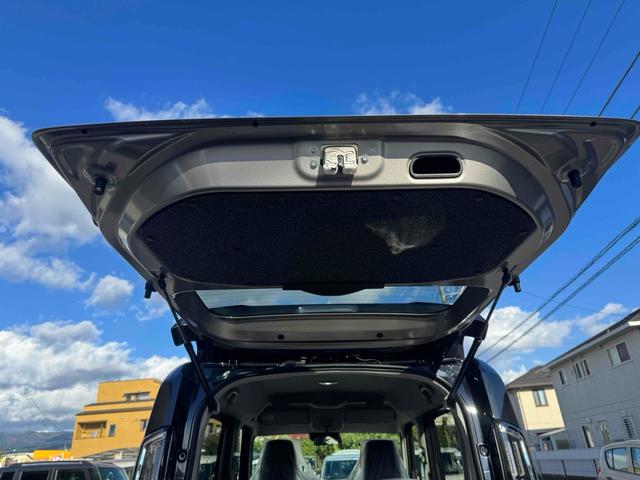 スペーシアカスタム 　両側電動スライドドア　オートクルーズコントロール　オートライト　スマートキー　アイドリングストップ　電動格納ミラー　シートヒーター　ＣＶＴ　アルミホイール　エアコン　パワーステアリング（40枚目）