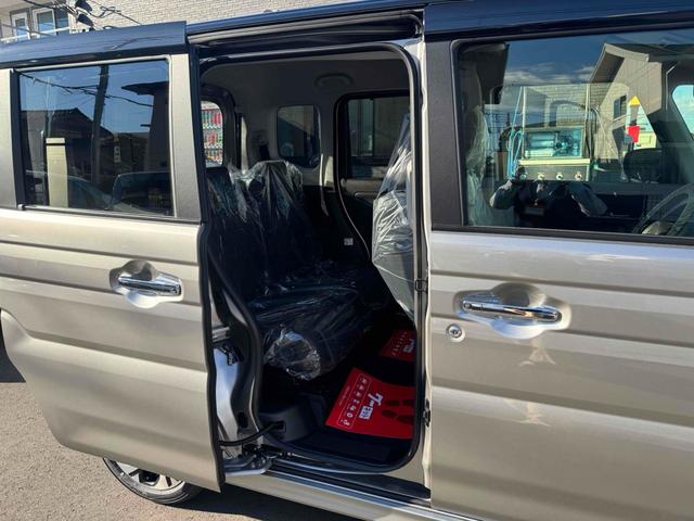 スペーシアカスタム 　両側電動スライドドア　オートクルーズコントロール　オートライト　スマートキー　アイドリングストップ　電動格納ミラー　シートヒーター　ＣＶＴ　アルミホイール　エアコン　パワーステアリング（46枚目）