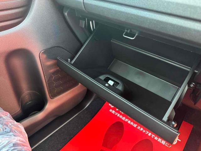 スペーシアカスタム 　両側電動スライドドア　オートクルーズコントロール　オートライト　スマートキー　アイドリングストップ　電動格納ミラー　シートヒーター　ＣＶＴ　アルミホイール　エアコン　パワーステアリング（50枚目）