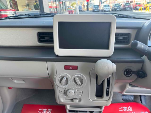 アルトラパン 　クリアランスソナー　レーンアシスト　衝突被害軽減システム　オートライト　スマートキー　アイドリングストップ　電動格納ミラー　シートヒーター　ベンチシート　ＣＶＴ　ＥＳＣ　エアコン　パワーウィンドウ（4枚目）