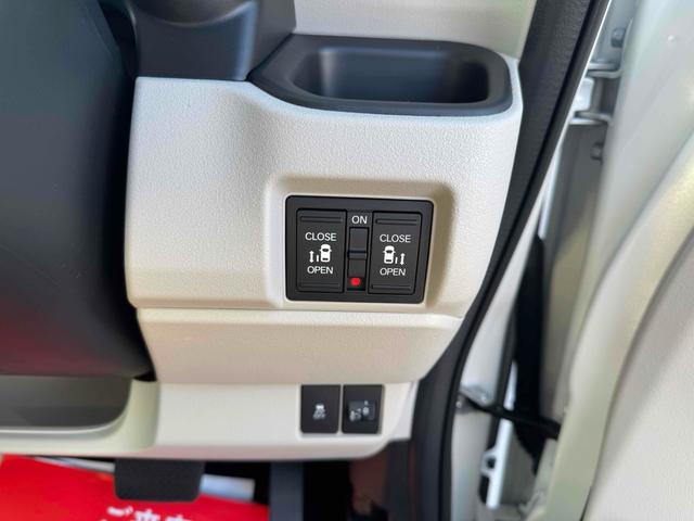 Ｎ－ＢＯＸ ベースグレード　片側電動スライドドア　オートライト　ヘッドライトウォッシャー　スマートキー　アイドリングストップ　電動格納ミラー　シートヒーター　ベンチシート　ＣＶＴ　ＥＳＣ　エアコン　パワーステアリング（7枚目）
