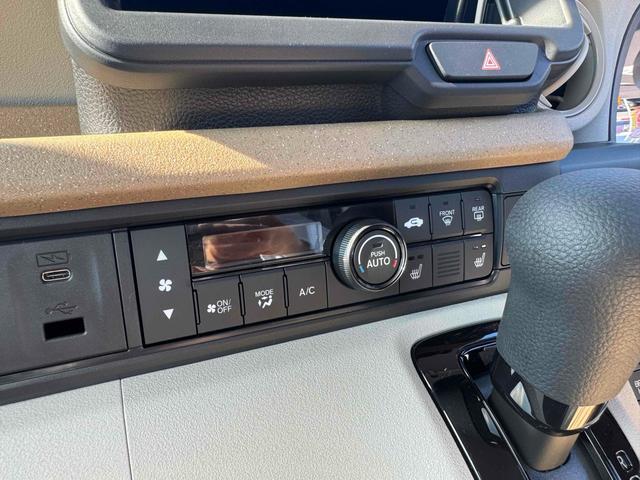 Ｎ－ＢＯＸ ベースグレード　両側スライド・両側電動　クリアランスソナー　オートクルーズコントロール　オートライト　スマートキー　アイドリングストップ　電動格納ミラー　シートヒーター　ベンチシート　ＣＶＴ　ＥＳＣ　エアコン（5枚目）