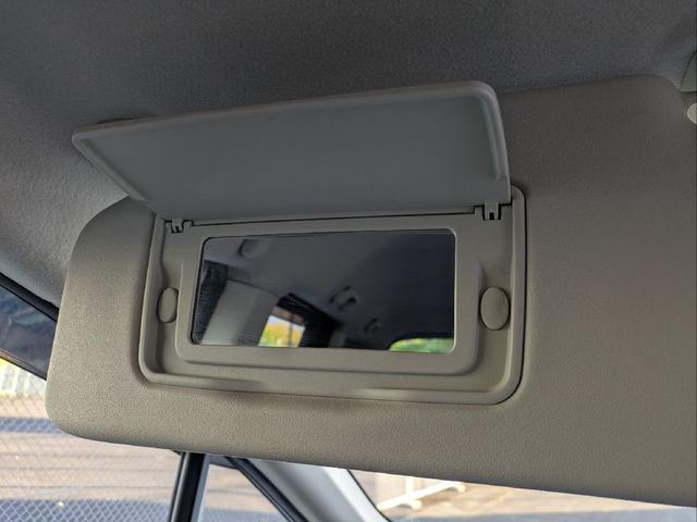 フリード Ｇ　ジャストセレクション　７人乗り／左側パワスラ／純正ナビ／キーレス／バックカメラ／ＥＴＣ／ステアリングリモコン／ＨＩＤライト／オートライト／本革巻きステアリング／タイミングチェーン／禁煙車／取説／保証書／スペアキー（25枚目）