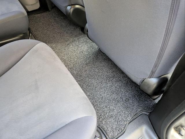 フリード Ｇ　ジャストセレクション　７人乗り／左側パワスラ／純正ナビ／キーレス／バックカメラ／ＥＴＣ／ステアリングリモコン／ＨＩＤライト／オートライト／本革巻きステアリング／タイミングチェーン／禁煙車／取説／保証書／スペアキー（32枚目）