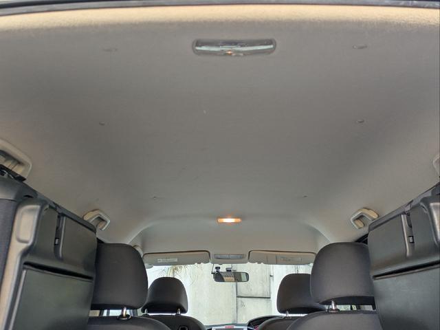 フリード Ｇ　ジャストセレクション　７人乗り／左側パワスラ／純正ナビ／キーレス／バックカメラ／ＥＴＣ／ステアリングリモコン／ＨＩＤライト／オートライト／本革巻きステアリング／タイミングチェーン／禁煙車／取説／保証書／スペアキー（49枚目）