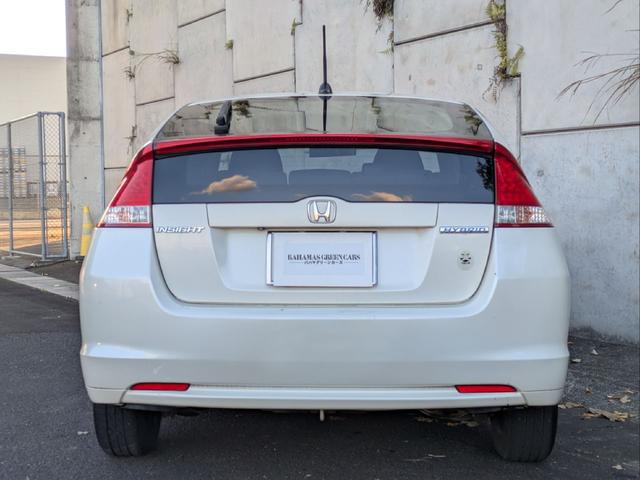 インサイト Ｌ　車検令和９年７月／タイヤ４本新品交換／キーレス／純正ＨＤＤナビ／ＨＩＤライト／バックカメラ／ＥＴＣ／本革巻きステアリング／ステアリモコン／タイミングチェーン／禁煙車／取説／スペアキー／保証書／記録簿／（3枚目）