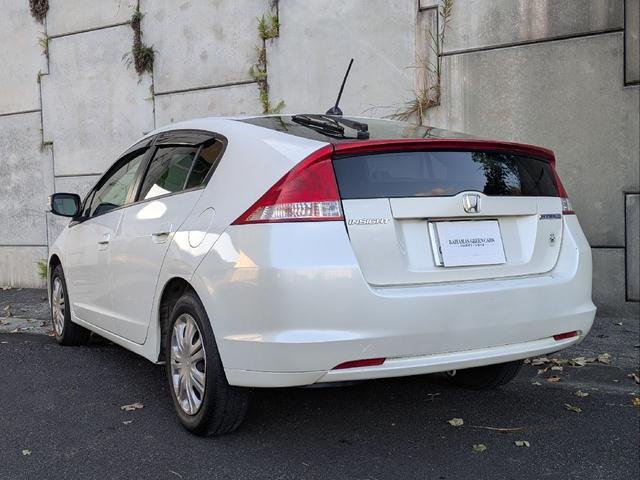 インサイト Ｌ　車検令和９年７月／タイヤ４本新品交換／キーレス／純正ＨＤＤナビ／ＨＩＤライト／バックカメラ／ＥＴＣ／本革巻きステアリング／ステアリモコン／タイミングチェーン／禁煙車／取説／スペアキー／保証書／記録簿／（9枚目）