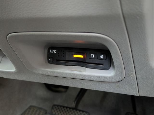 インサイト Ｌ　車検令和９年７月／タイヤ４本新品交換／キーレス／純正ＨＤＤナビ／ＨＩＤライト／バックカメラ／ＥＴＣ／本革巻きステアリング／ステアリモコン／タイミングチェーン／禁煙車／取説／スペアキー／保証書／記録簿／（17枚目）