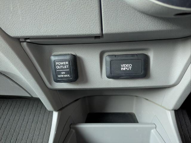 インサイト Ｌ　車検令和９年７月／タイヤ４本新品交換／キーレス／純正ＨＤＤナビ／ＨＩＤライト／バックカメラ／ＥＴＣ／本革巻きステアリング／ステアリモコン／タイミングチェーン／禁煙車／取説／スペアキー／保証書／記録簿／（24枚目）