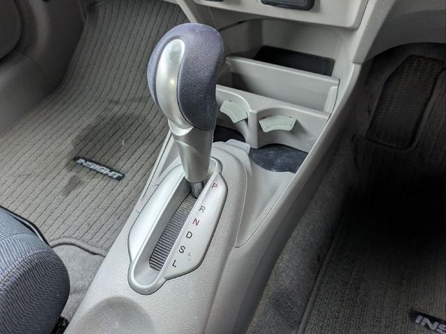 インサイト Ｌ　車検令和９年７月／タイヤ４本新品交換／キーレス／純正ＨＤＤナビ／ＨＩＤライト／バックカメラ／ＥＴＣ／本革巻きステアリング／ステアリモコン／タイミングチェーン／禁煙車／取説／スペアキー／保証書／記録簿／（25枚目）