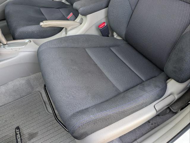 インサイト Ｌ　車検令和９年７月／タイヤ４本新品交換／キーレス／純正ＨＤＤナビ／ＨＩＤライト／バックカメラ／ＥＴＣ／本革巻きステアリング／ステアリモコン／タイミングチェーン／禁煙車／取説／スペアキー／保証書／記録簿／（40枚目）