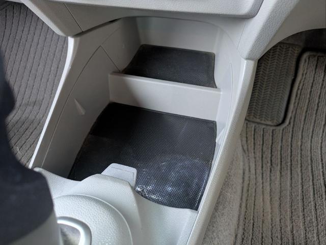 インサイト Ｌ　車検令和９年７月／タイヤ４本新品交換／キーレス／純正ＨＤＤナビ／ＨＩＤライト／バックカメラ／ＥＴＣ／本革巻きステアリング／ステアリモコン／タイミングチェーン／禁煙車／取説／スペアキー／保証書／記録簿／（49枚目）