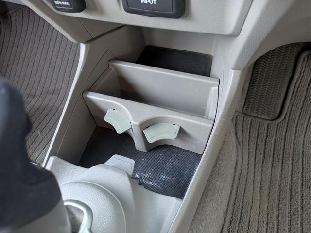 インサイト Ｌ　車検令和９年７月／タイヤ４本新品交換／キーレス／純正ＨＤＤナビ／ＨＩＤライト／バックカメラ／ＥＴＣ／本革巻きステアリング／ステアリモコン／タイミングチェーン／禁煙車／取説／スペアキー／保証書／記録簿／（50枚目）