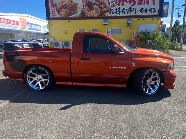 ダッジ・ラム 　５．７ＬＩＴＥＲ　ＨＥＭＩ　ＭＡＧＮＵＭ　ＳＲＴ－１０　風　２４ｘ１０　ＮＡＮＫＡＮ　ＤＯＤＧＥ　２９５／３５Ｒ２４（4枚目）