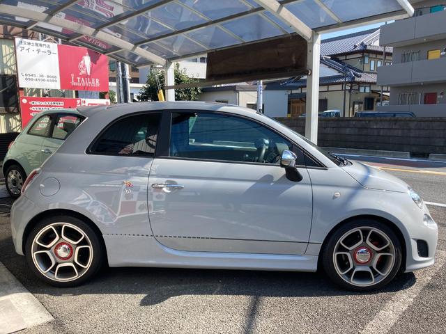 アバルト５９５ コンペティツィオーネ　ディーラー　右ハンドル　禁煙車　キーレス　アルミホイール（3枚目）
