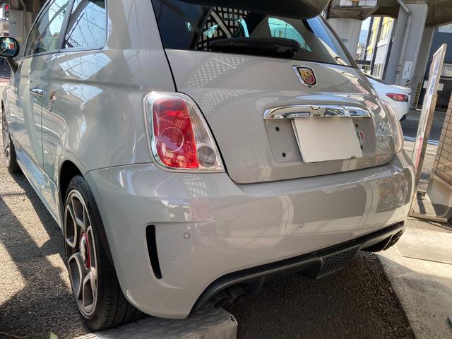 アバルト５９５ コンペティツィオーネ　ディーラー　右ハンドル　禁煙車　キーレス　アルミホイール（8枚目）