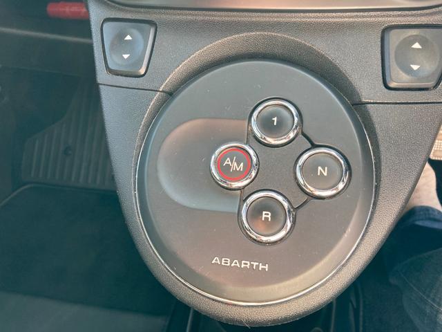 アバルト５９５ コンペティツィオーネ　ディーラー　右ハンドル　禁煙車　キーレス　アルミホイール（44枚目）