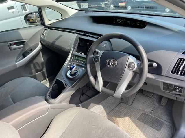 プリウス Ｓ　リフトアップ／ＡＴタイヤ／ＴＨＵＬＥベースキャリア／ルーフラック／バグガード／ＵＳヘッドライト（風ｗ）／スマートキー／プッシュスタート／純正バイザー／フロアマット／ＬＥＤライト（29枚目）