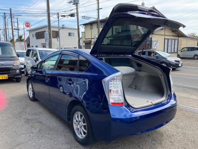 プリウス Ｓ　リフトアップ／ＡＴタイヤ／ＴＨＵＬＥベースキャリア／ルーフラック／バグガード／ＵＳヘッドライト（風ｗ）／スマートキー／プッシュスタート／純正バイザー／フロアマット／ＬＥＤライト（34枚目）