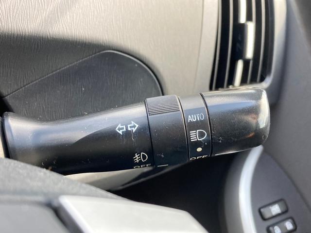 プリウス Ｓ　リフトアップ／ＡＴタイヤ／ＴＨＵＬＥベースキャリア／ルーフラック／バグガード／ＵＳヘッドライト（風ｗ）／スマートキー／プッシュスタート／純正バイザー／フロアマット／ＬＥＤライト（41枚目）