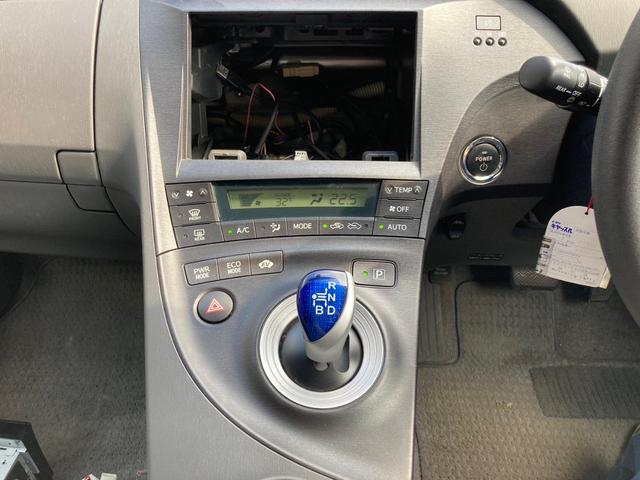 プリウス Ｓ　リフトアップ／ＡＴタイヤ／ＴＨＵＬＥベースキャリア／ルーフラック／バグガード／ＵＳヘッドライト（風ｗ）／スマートキー／プッシュスタート／純正バイザー／フロアマット／ＬＥＤライト（46枚目）