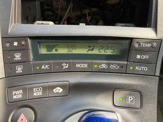 プリウス Ｓ　リフトアップ／ＡＴタイヤ／ＴＨＵＬＥベースキャリア／ルーフラック／バグガード／ＵＳヘッドライト（風ｗ）／スマートキー／プッシュスタート／純正バイザー／フロアマット／ＬＥＤライト（47枚目）