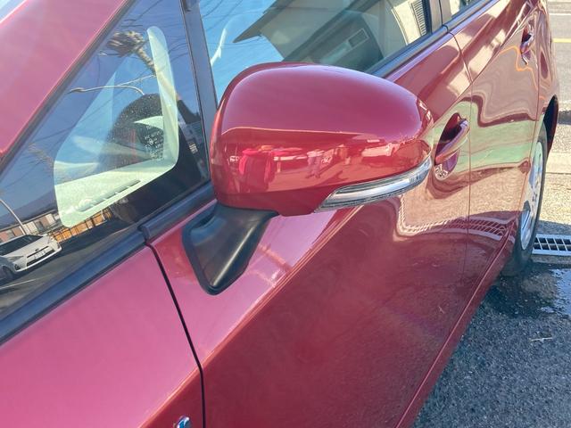 プリウス Ｓ　純正ナビゲーション／地デジＴＶ／バックカメラ／Ｂｌｕｅｔｏｏｔｈ／ビルトインＥＴＣ／ドライブレコーダー／禁煙車／プッシュスタート＆スマートキー／純正フロアマット／純正サイドバイザー（10枚目）