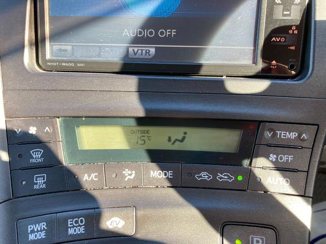 プリウス Ｓ　純正ナビゲーション／地デジＴＶ／バックカメラ／Ｂｌｕｅｔｏｏｔｈ／ビルトインＥＴＣ／ドライブレコーダー／禁煙車／プッシュスタート＆スマートキー／純正フロアマット／純正サイドバイザー（45枚目）