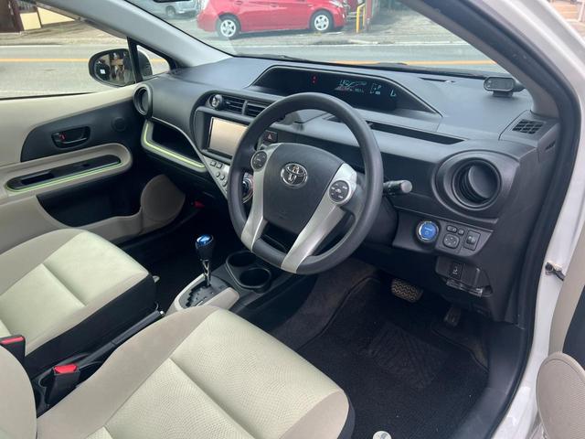 アクア Ｓ　誤発進防止装置／純正ナビゲーション／バックカメラ／地デジＴＶ／Ｂｌｕｅｔｏｏｔｈ／ＥＴＣ／スマートキー＆プッシュスタート／フォグランプ／純正サイドバイザー／純正フロアマット／電動格納サイドミラー（45枚目）