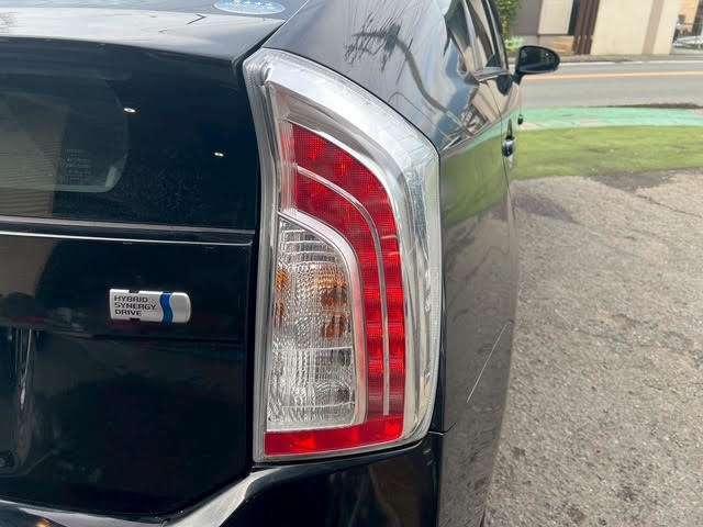 プリウス Ｓ　後期モデル／純正ブラック２０２／社外１ｉｎｃｈアルミホイール／純正ナビゲーションシステム／バックカメラ／地デジフルセグ／Ｂｌｕｅｔｏｏｔｈ／スマートキー＆プッシュスタート／ビルトインＥＴＣ／修復歴無（15枚目）