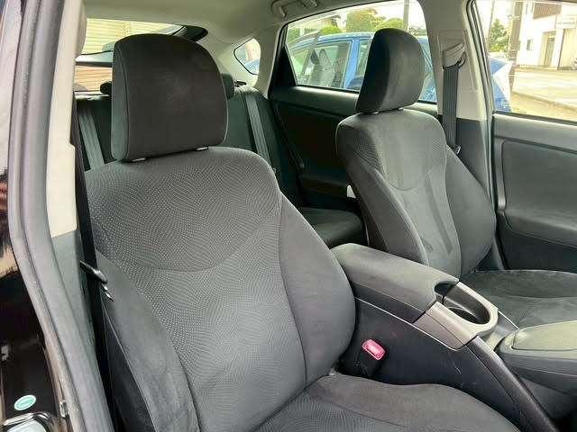 プリウス Ｓ　後期モデル／純正ブラック２０２／社外１ｉｎｃｈアルミホイール／純正ナビゲーションシステム／バックカメラ／地デジフルセグ／Ｂｌｕｅｔｏｏｔｈ／スマートキー＆プッシュスタート／ビルトインＥＴＣ／修復歴無（24枚目）