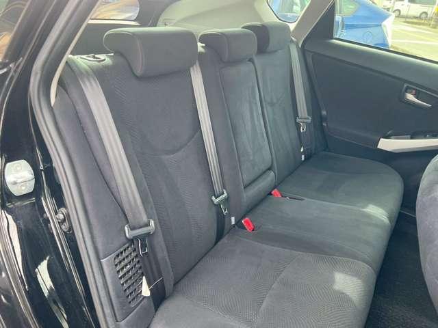 プリウス Ｓ　後期モデル／純正ブラック２０２／社外１ｉｎｃｈアルミホイール／純正ナビゲーションシステム／バックカメラ／地デジフルセグ／Ｂｌｕｅｔｏｏｔｈ／スマートキー＆プッシュスタート／ビルトインＥＴＣ／修復歴無（30枚目）