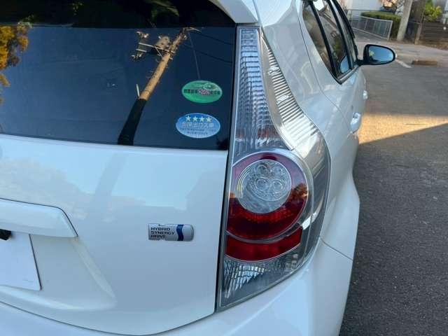 アクア G 8万K台/パールホワイト/純正ナビゲーション/地デジTV/Bluetooth/キーレスエントリー/シートヒーター/ETC/HIDライト/電動格納ミラー/修復歴無/純正フロアマット/純正サイドバイザー(19枚目)