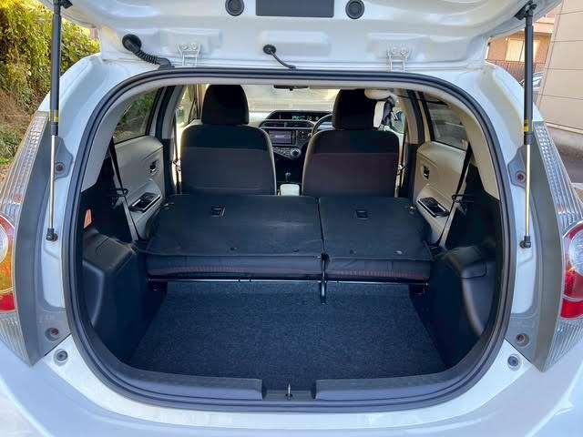 アクア G 8万K台/パールホワイト/純正ナビゲーション/地デジTV/Bluetooth/キーレスエントリー/シートヒーター/ETC/HIDライト/電動格納ミラー/修復歴無/純正フロアマット/純正サイドバイザー(40枚目)