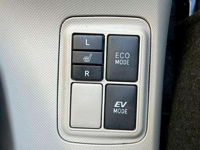 アクア G 8万K台/パールホワイト/純正ナビゲーション/地デジTV/Bluetooth/キーレスエントリー/シートヒーター/ETC/HIDライト/電動格納ミラー/修復歴無/純正フロアマット/純正サイドバイザー(47枚目)